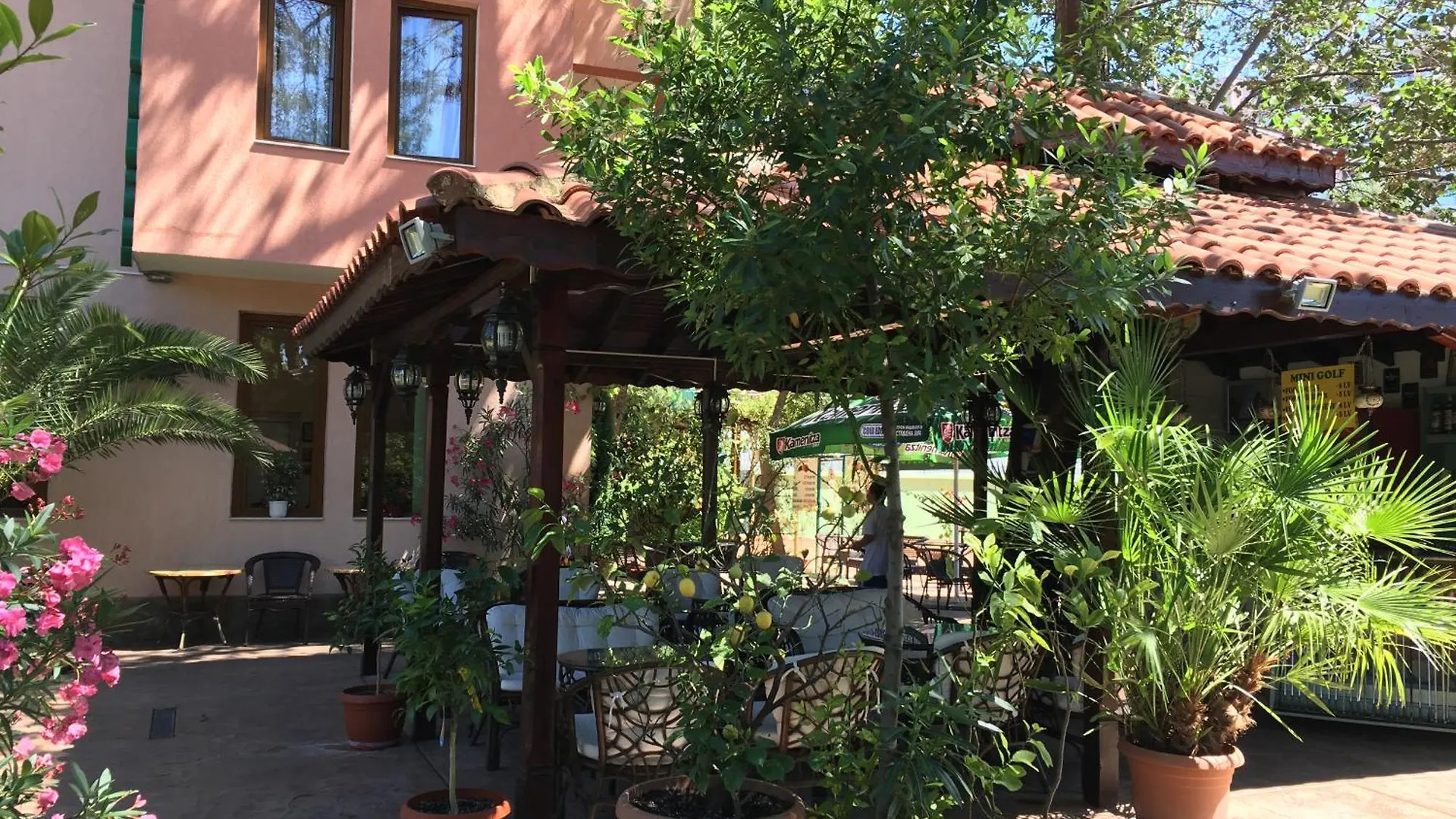 Отель Oleander House And Tennis Club Солнечный берег
